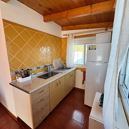 Junto Al Mar El Roque