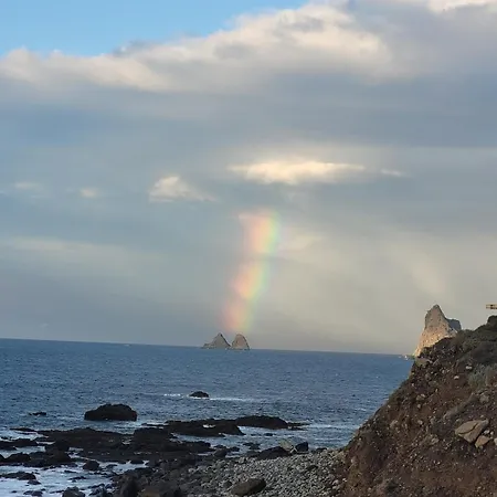 Junto Al Mar El Roque